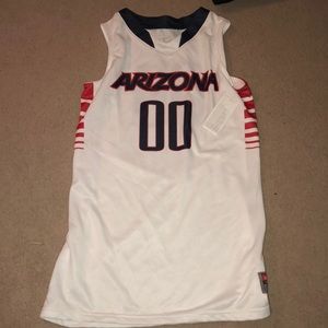 Arizona jersey with tags